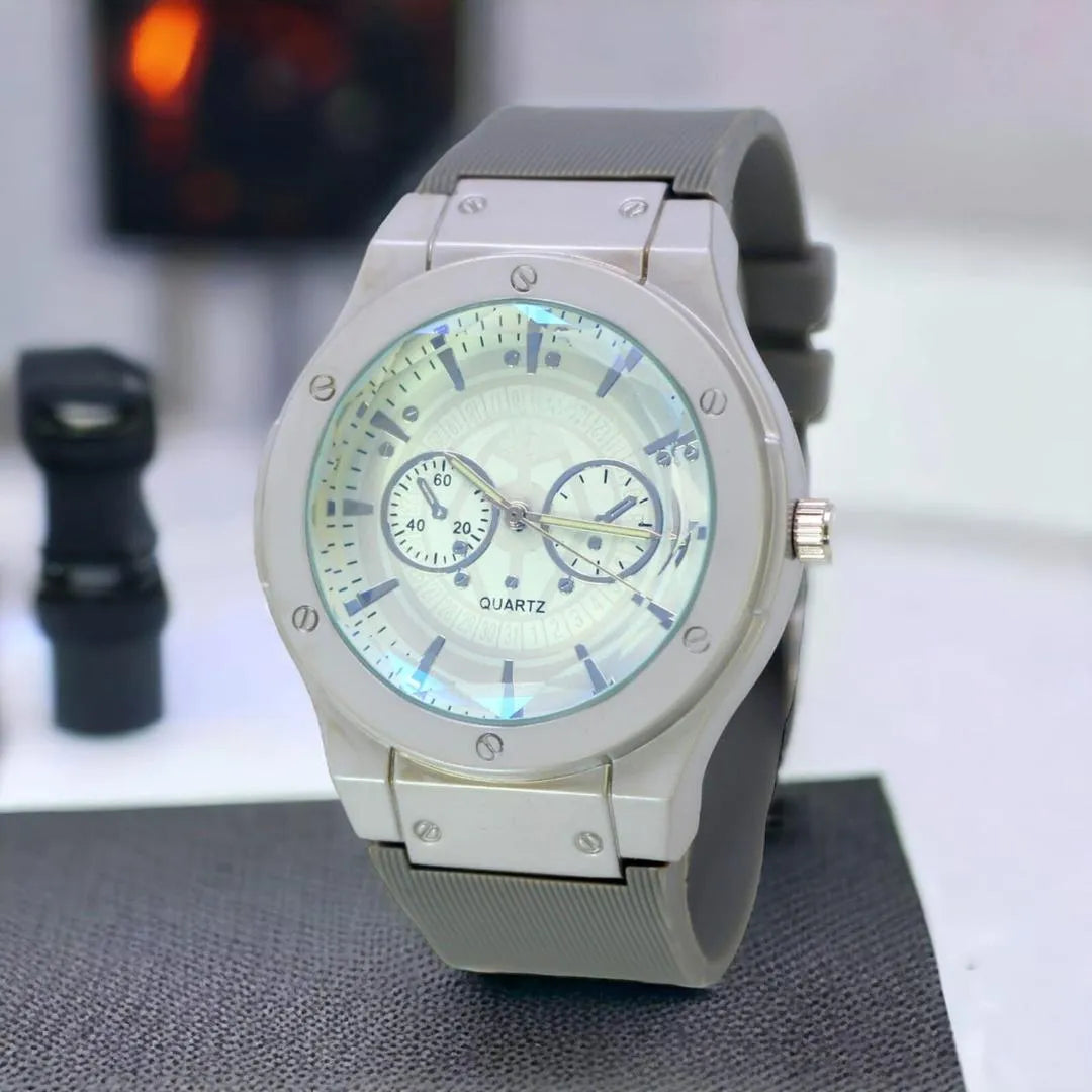 Luxury Men’s Quartz Watch Decent Chronograph Dial with Premium Silicone Strap