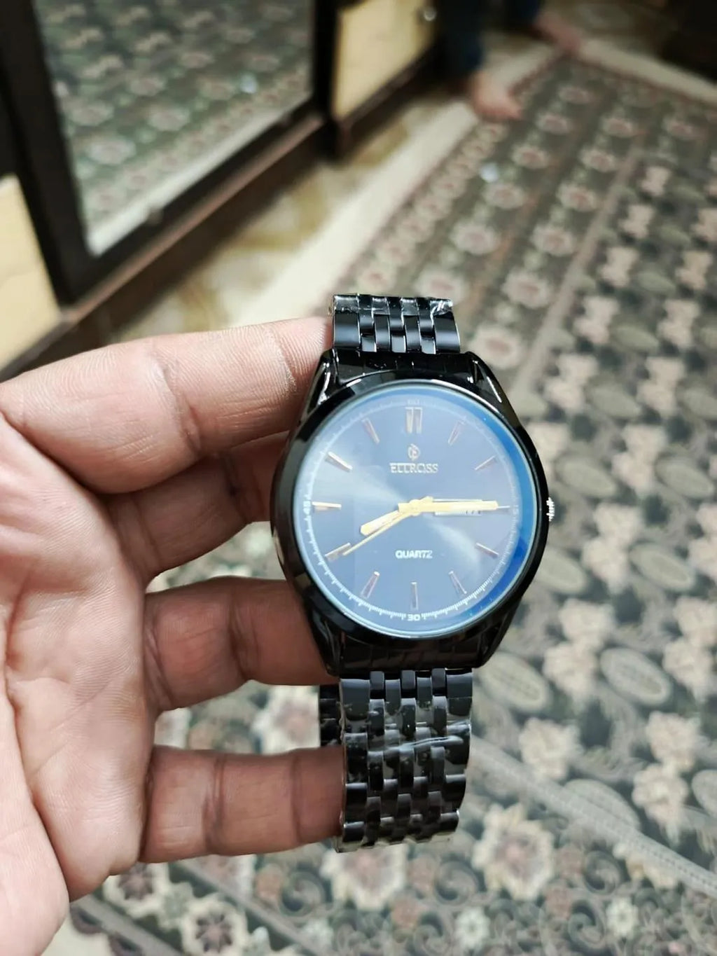 Luxury Men’s Quartz Watch Stainless Steel Bracelet with Elegant Dial
