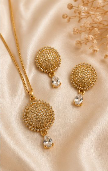 Elegant Golden White Jewelry Set – Necklace, Earrings & Bracelet