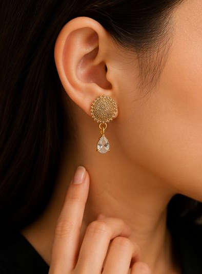 Elegant Golden White Jewelry Set – Necklace, Earrings & Bracelet