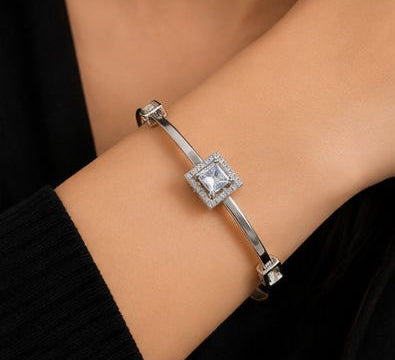 Luxury Silver Square Crystal Jewelry Set – Necklace, Earrings & Bracelet